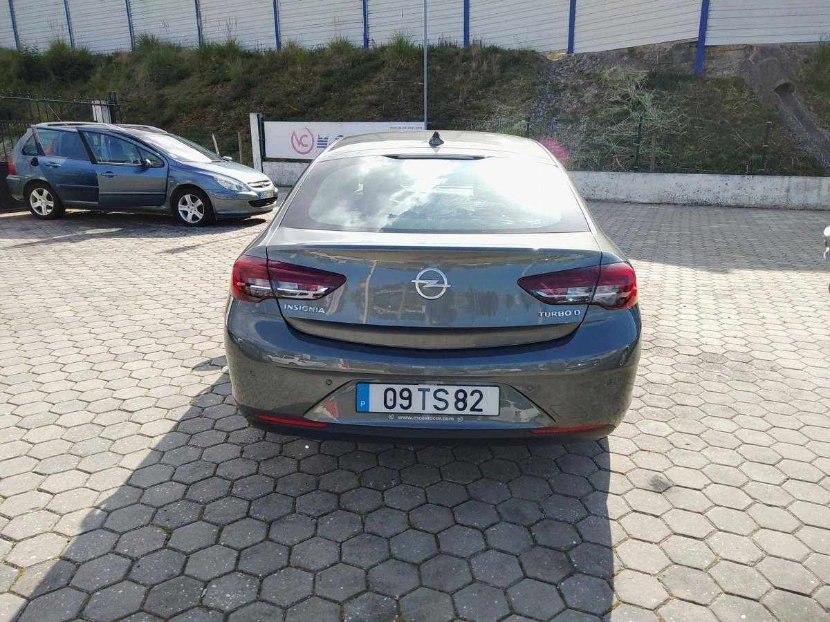 opel-insignia-2017-diesel-1598cc