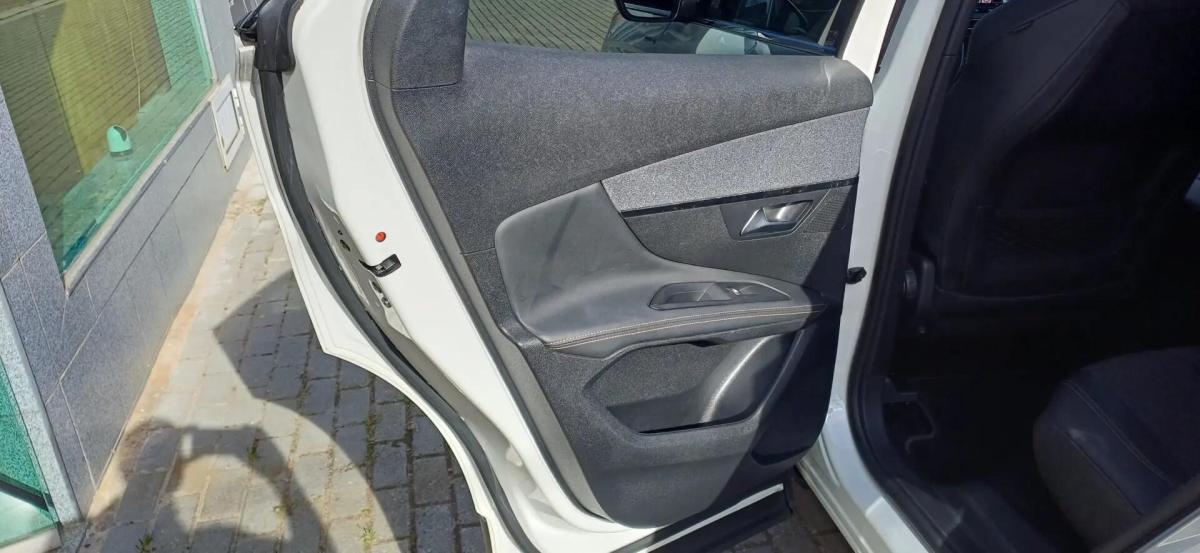 peugeot-3008-2019-diesel-1499cc