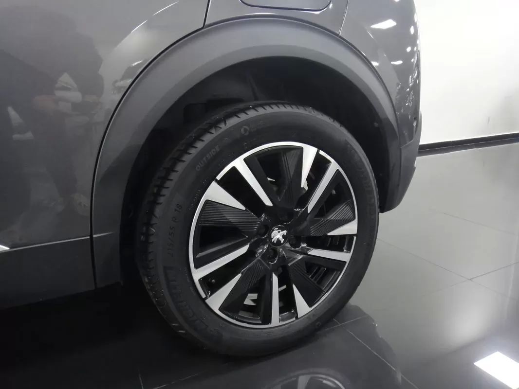 peugeot-2008-2022-gasolina-1199cc