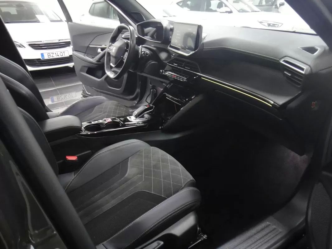 peugeot-2008-2022-gasolina-1199cc