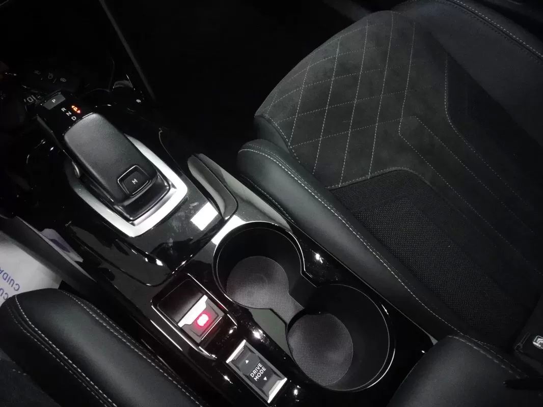 peugeot-2008-2022-gasolina-1199cc