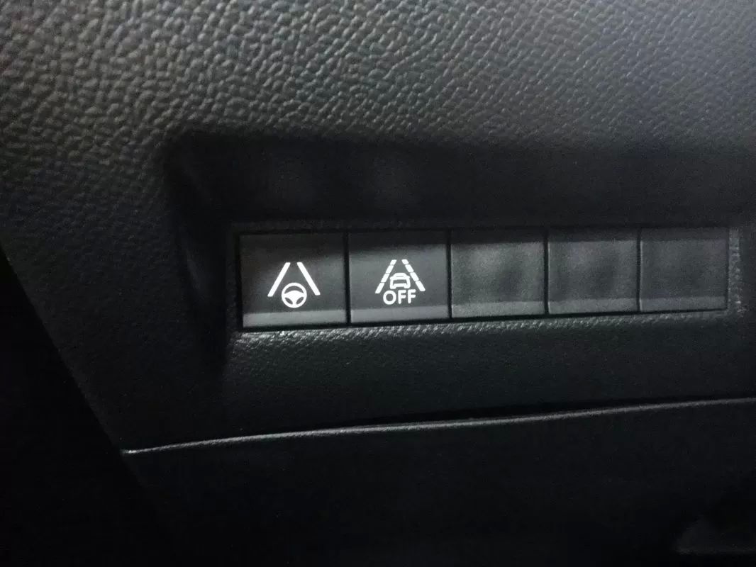 peugeot-2008-2022-gasolina-1199cc