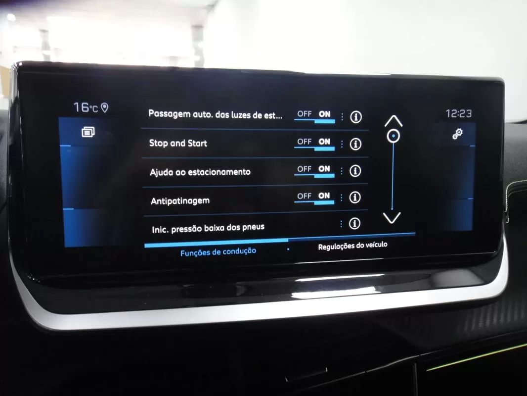peugeot-2008-2022-gasolina-1199cc