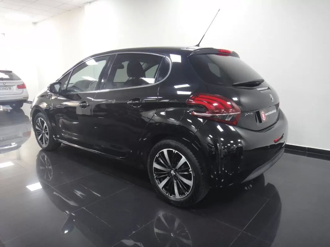 peugeot-208-2018-gasolina-1199cc