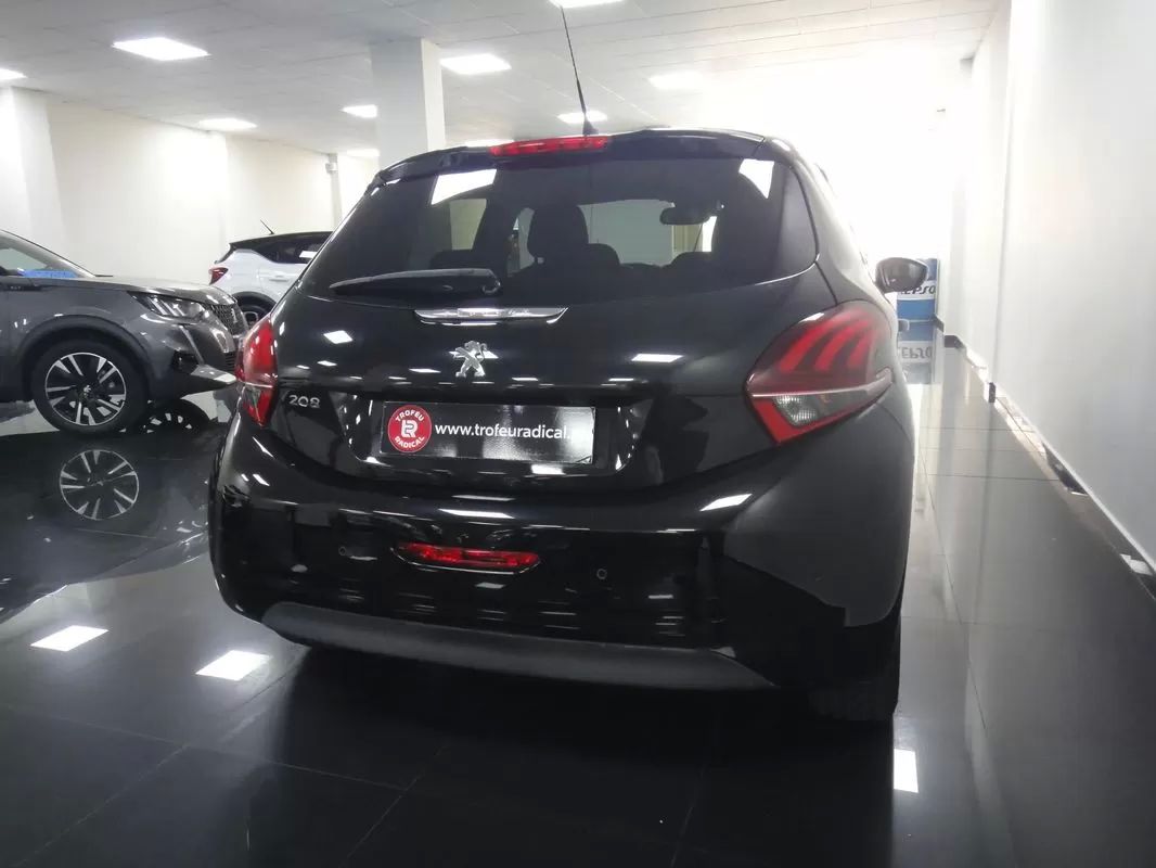 peugeot-208-2018-gasolina-1199cc