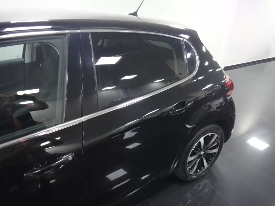 peugeot-208-2018-gasolina-1199cc