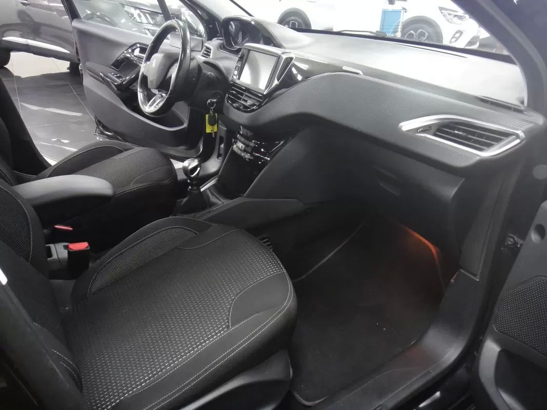 peugeot-208-2018-gasolina-1199cc