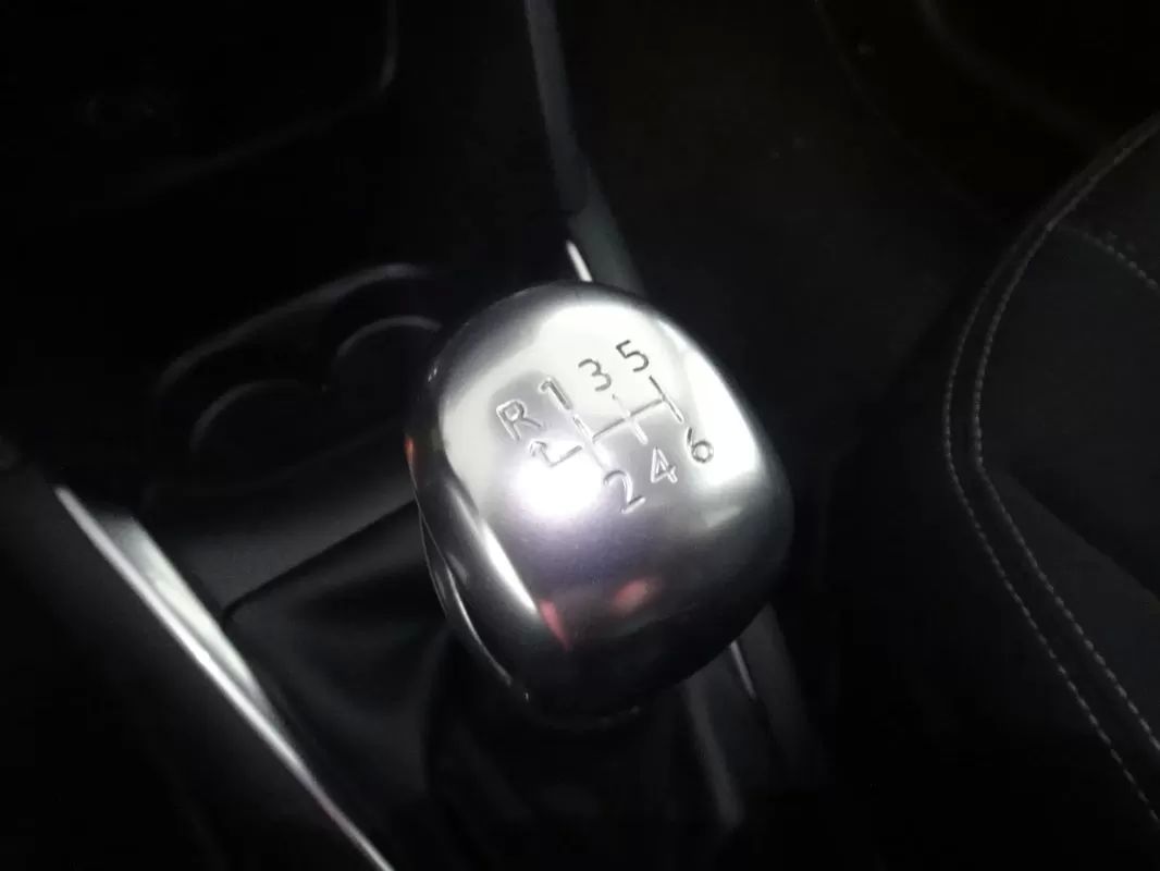 peugeot-208-2018-gasolina-1199cc