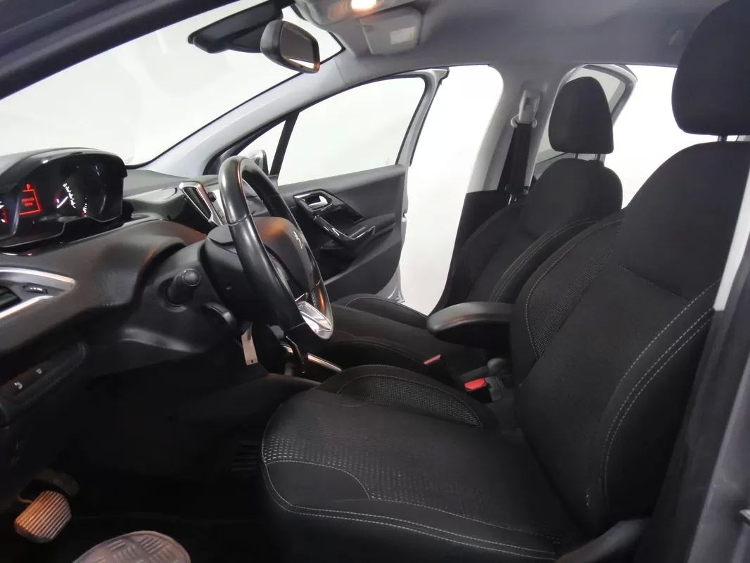 peugeot-208-2019-gasolina-1199cc