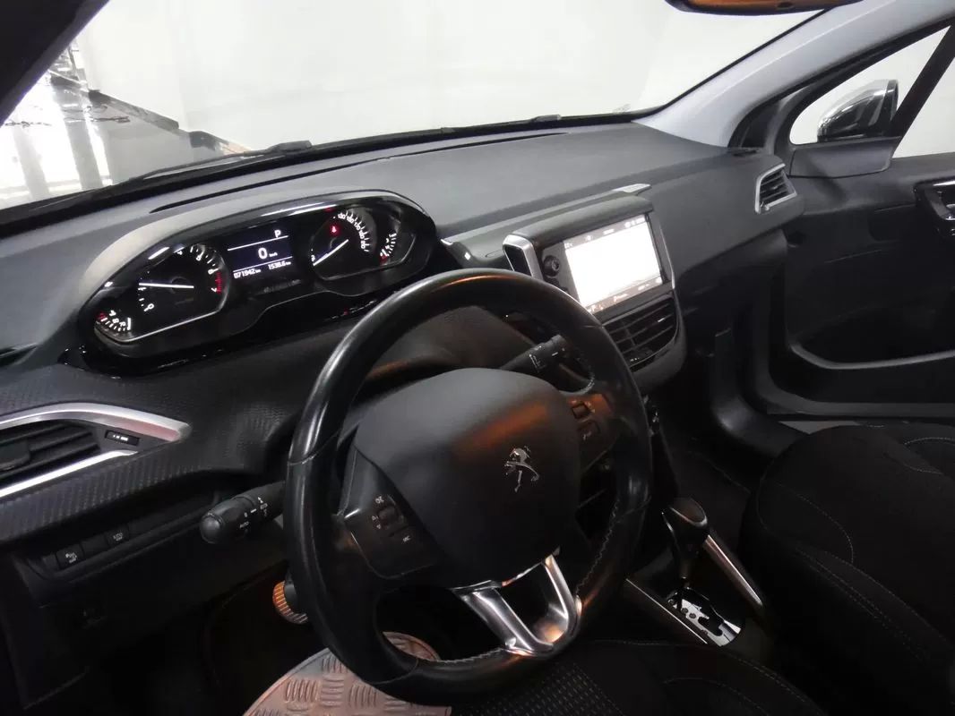 peugeot-208-2019-gasolina-1199cc