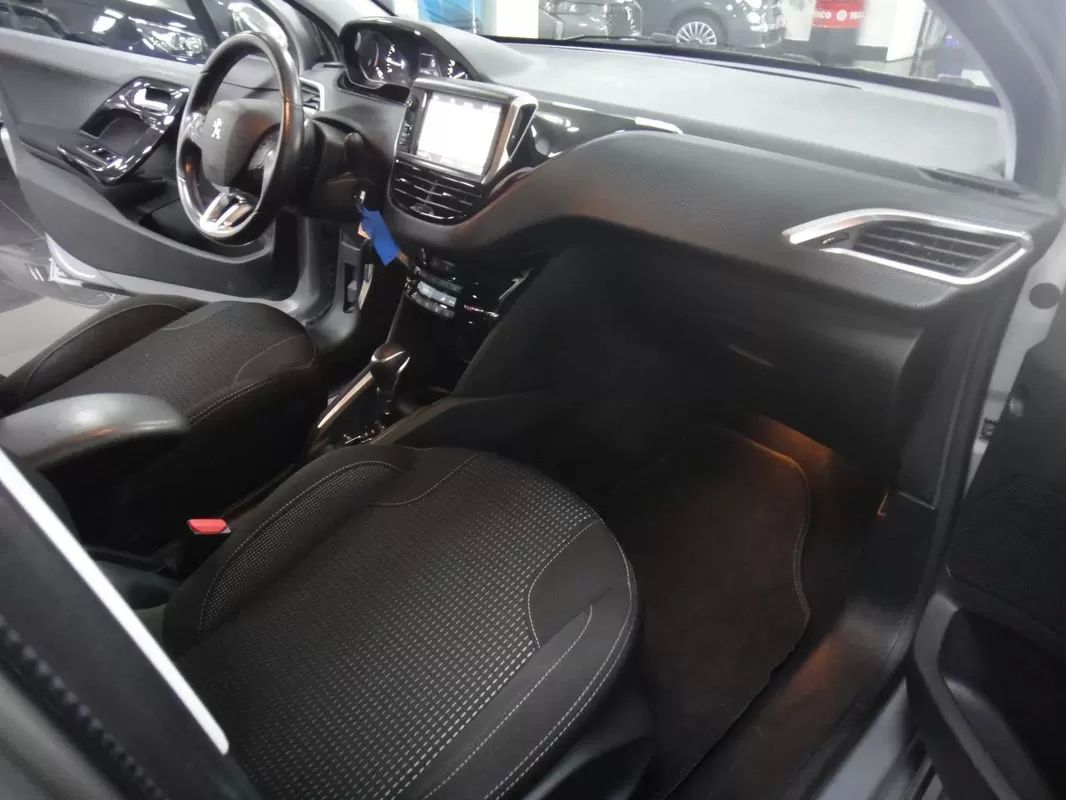 peugeot-208-2019-gasolina-1199cc