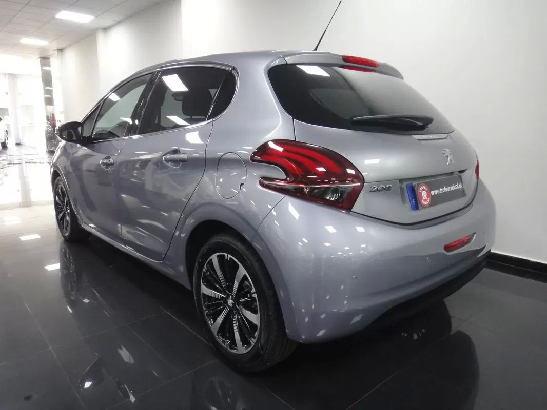 peugeot-208-2019-gasolina-1199cc