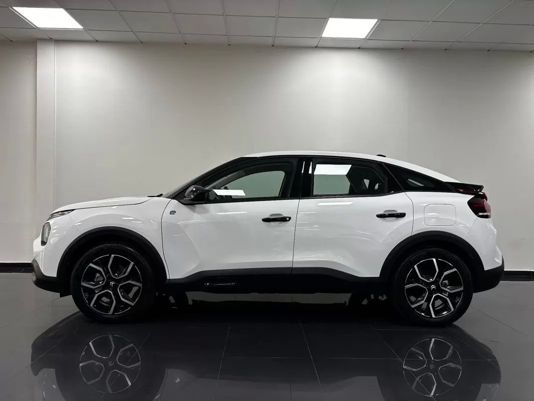 citroen-e-c4-2023-eletrico-200cc