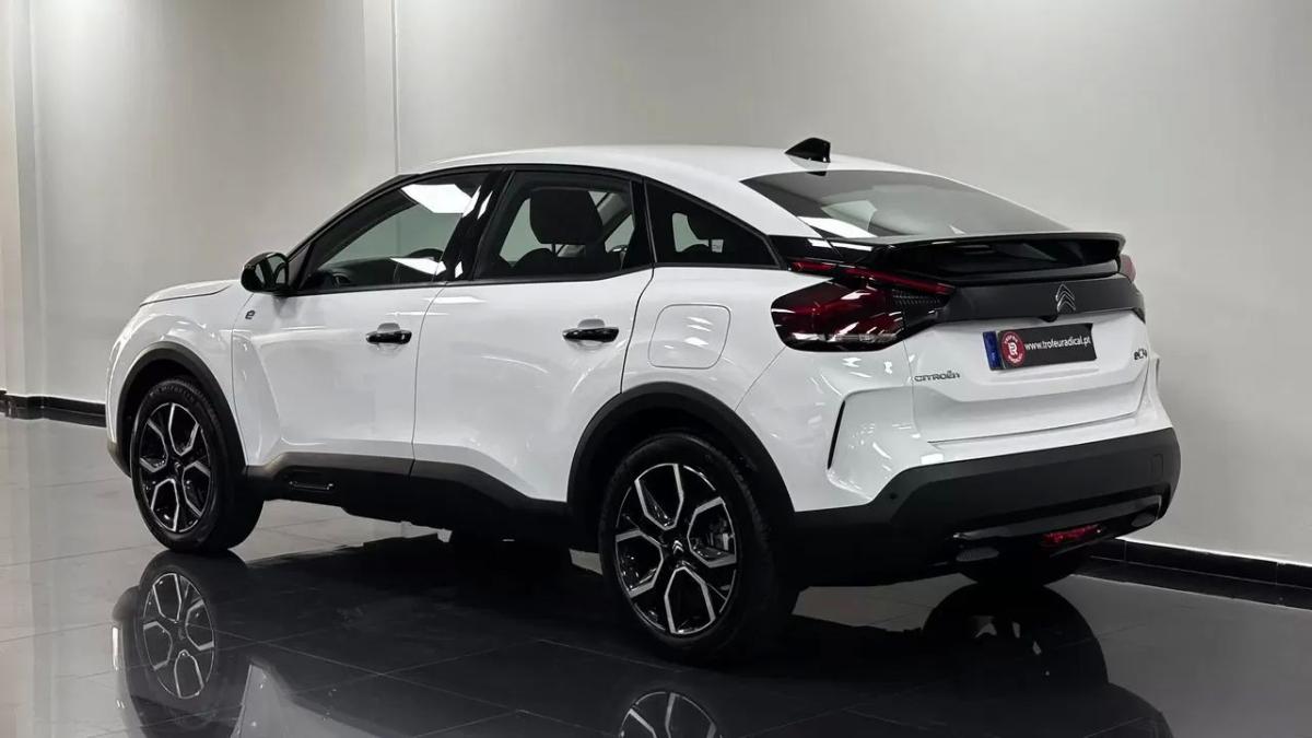 citroen-e-c4-2023-eletrico-200cc