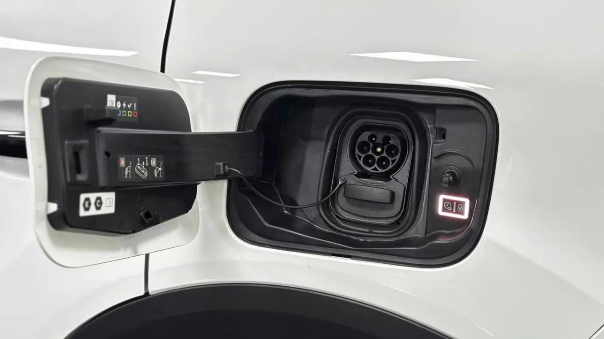citroen-e-c4-2023-eletrico-200cc