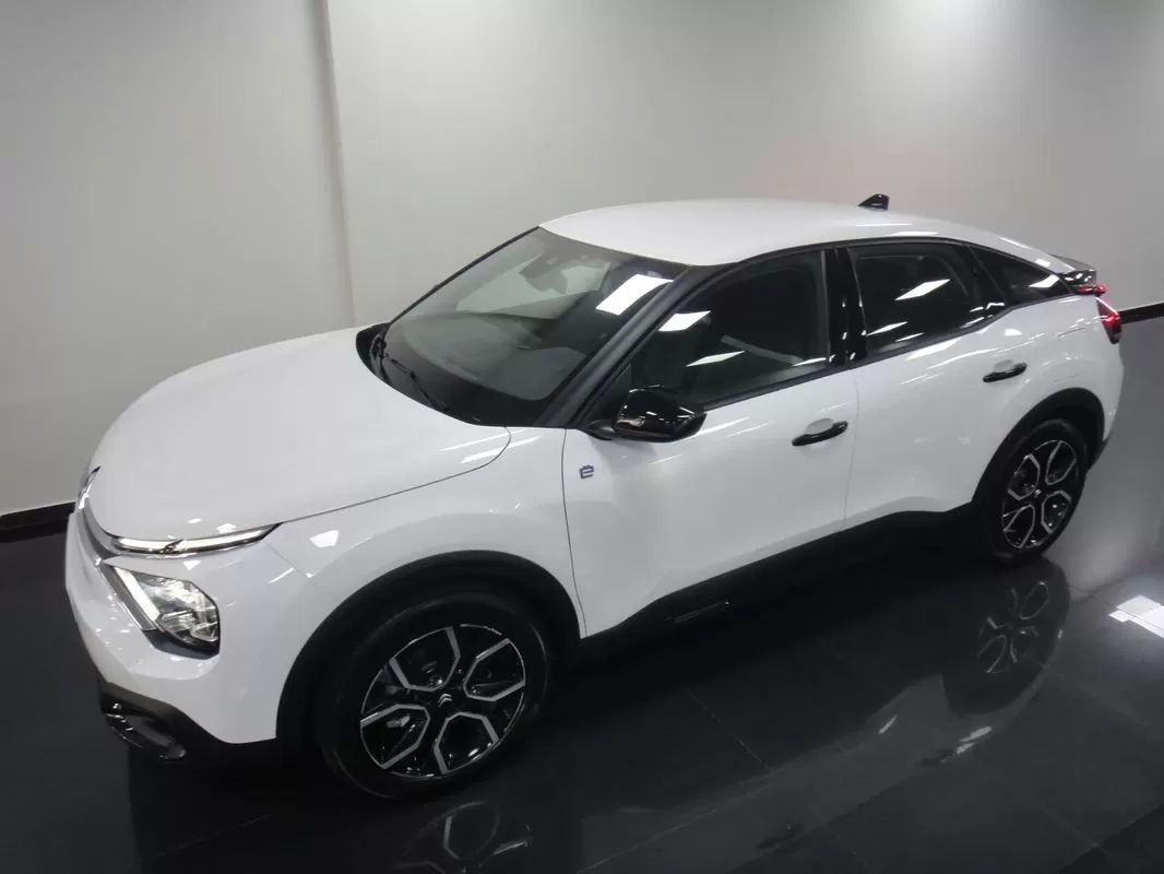 citroen-e-c4-2023-eletrico-200cc