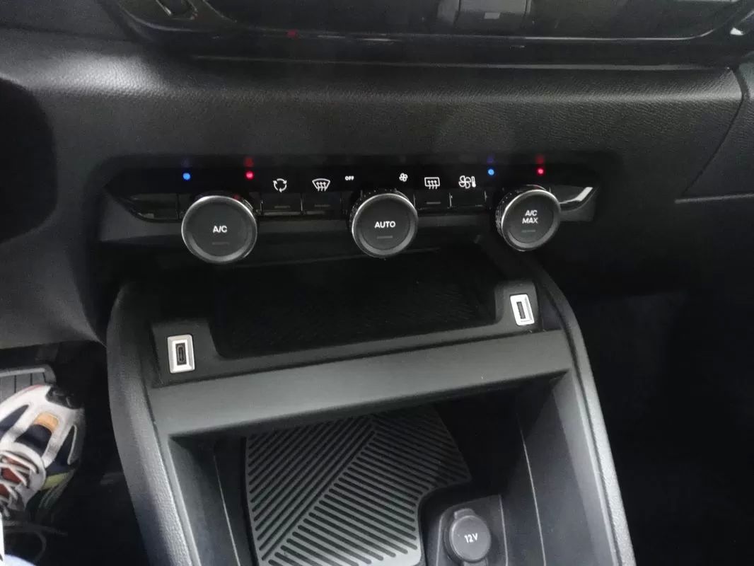 citroen-e-c4-2023-eletrico-200cc
