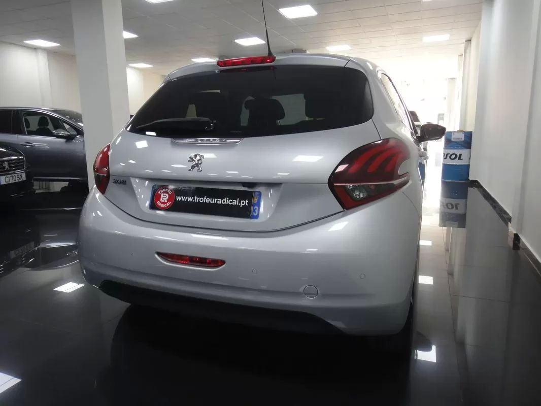 peugeot-208-2018-gasolina-1199cc