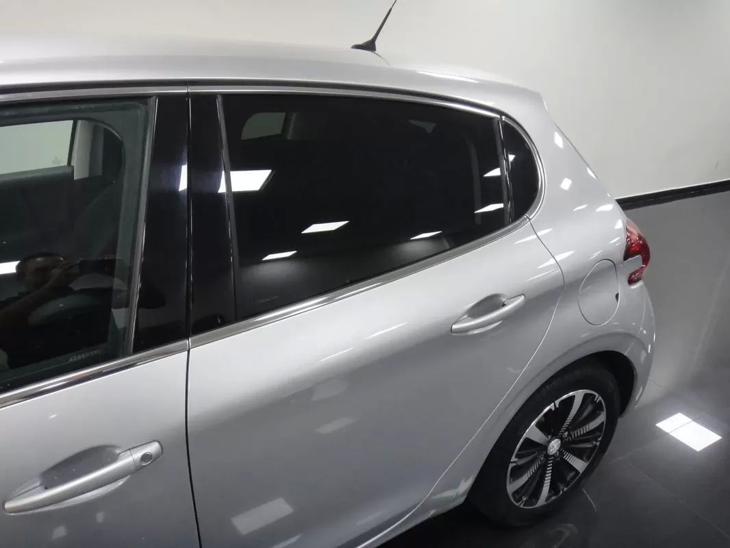 peugeot-208-2018-gasolina-1199cc