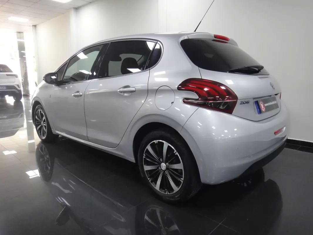peugeot-208-2018-gasolina-1199cc