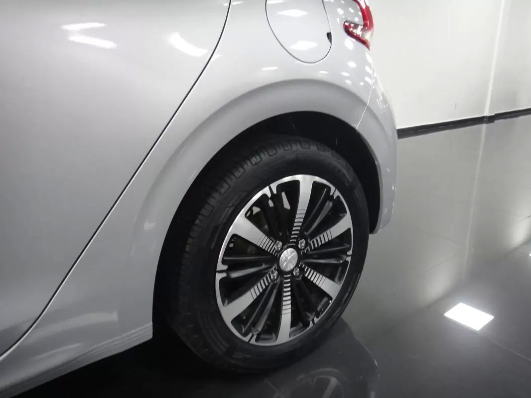 peugeot-208-2018-gasolina-1199cc