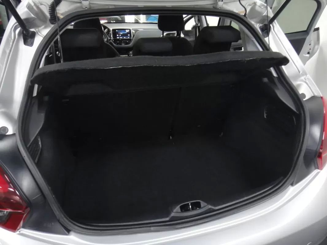 peugeot-208-2018-gasolina-1199cc