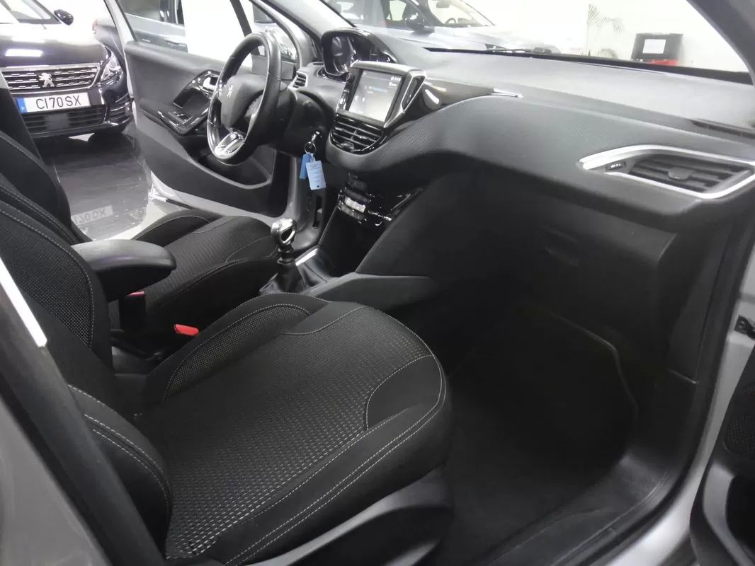 peugeot-208-2018-gasolina-1199cc