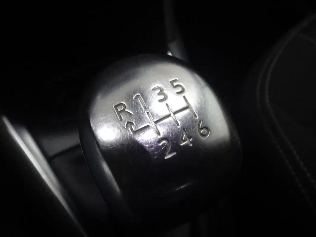 peugeot-208-2018-gasolina-1199cc