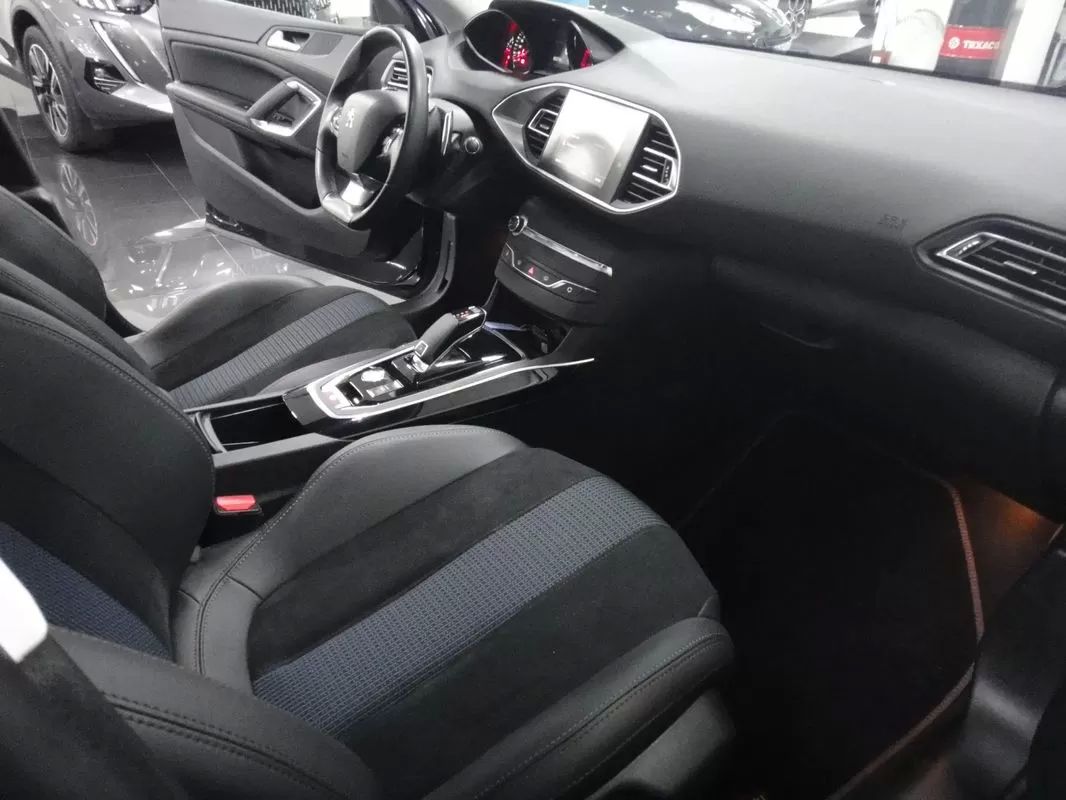 peugeot-308-2019-gasolina-1199cc