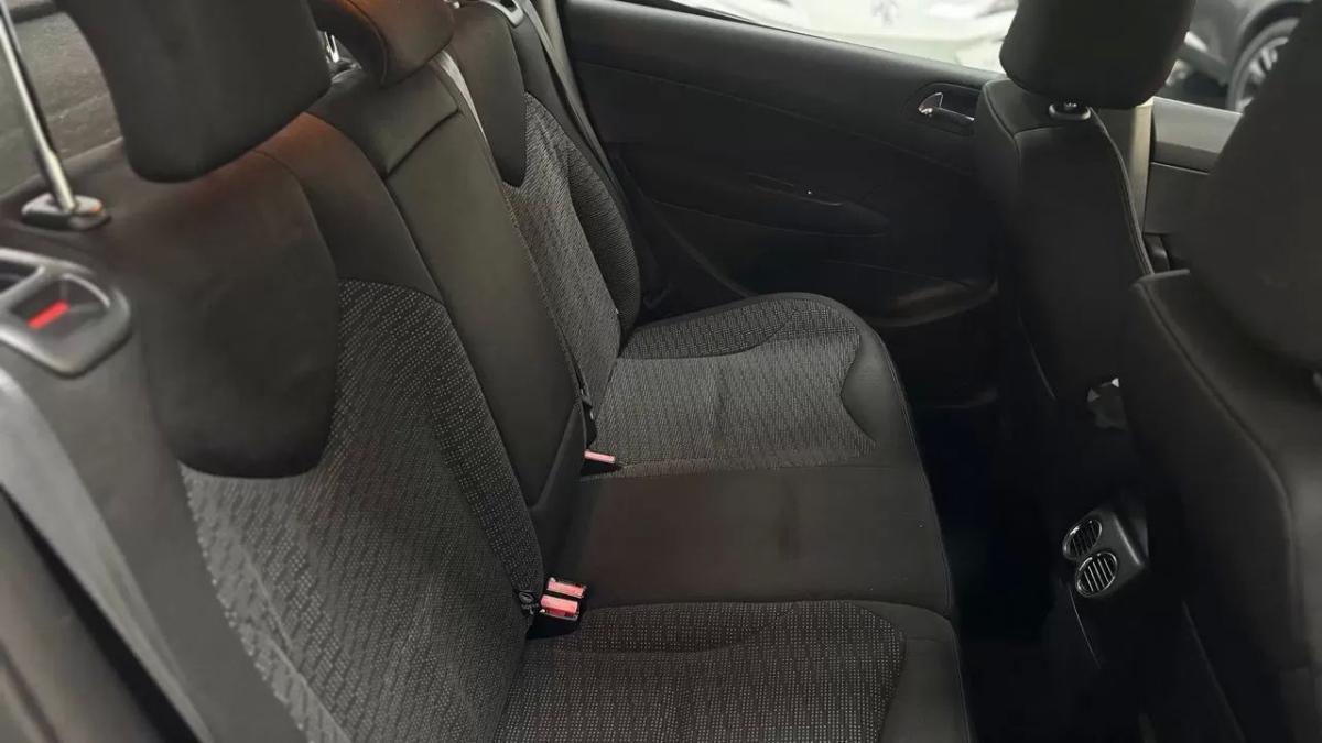 peugeot-308-2012-diesel-1560cc