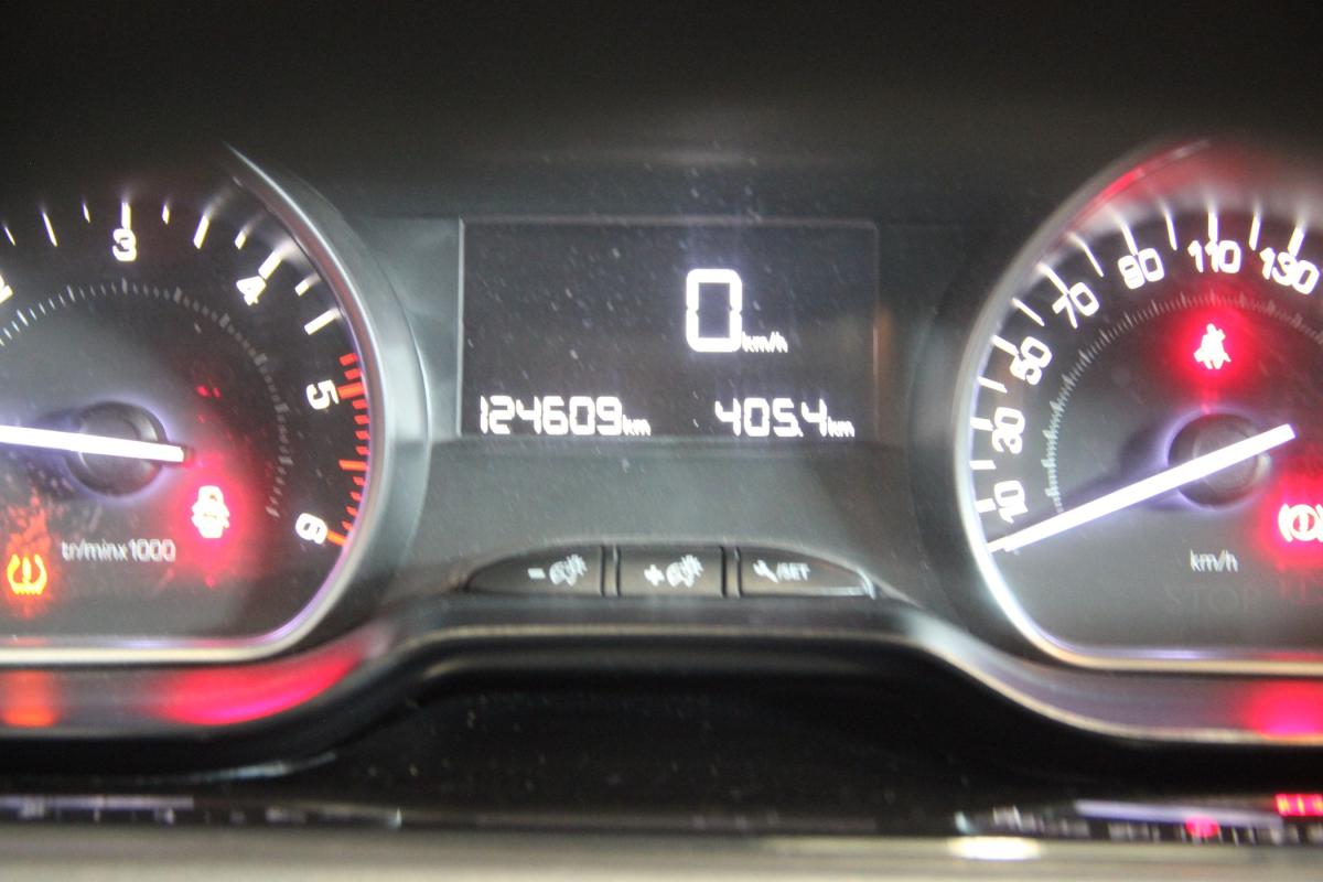 peugeot-208-2014-diesel-1560cc