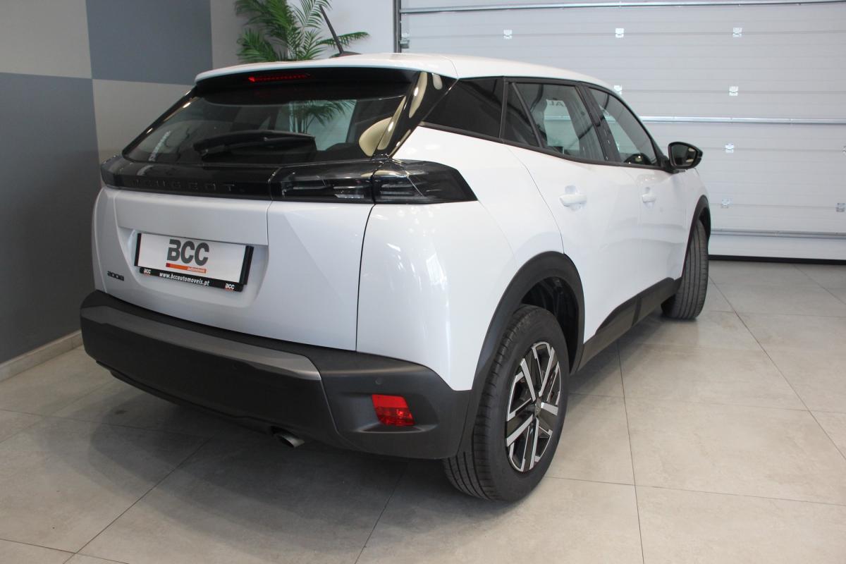peugeot-2008-2023-gasolina-1199cc