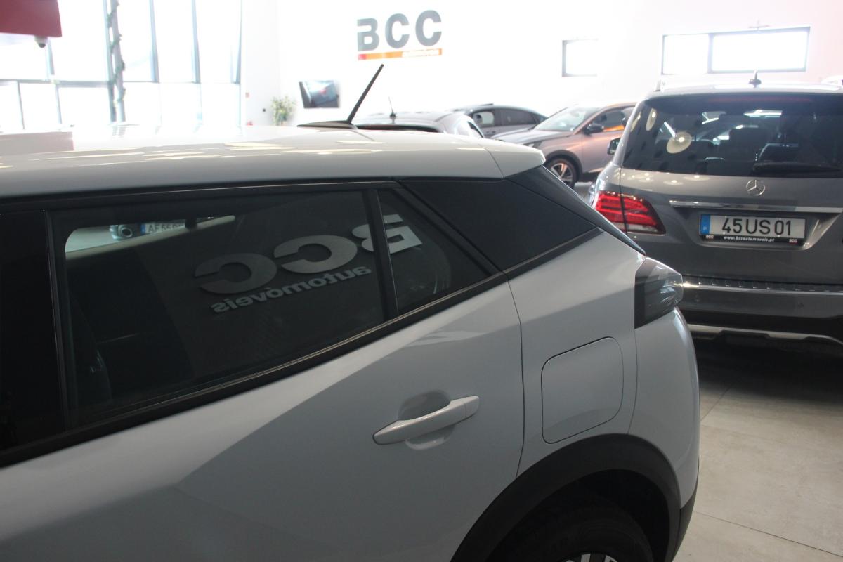 peugeot-2008-2023-gasolina-1199cc
