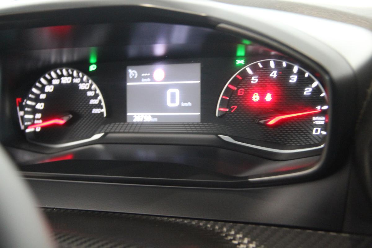 peugeot-2008-2023-gasolina-1199cc