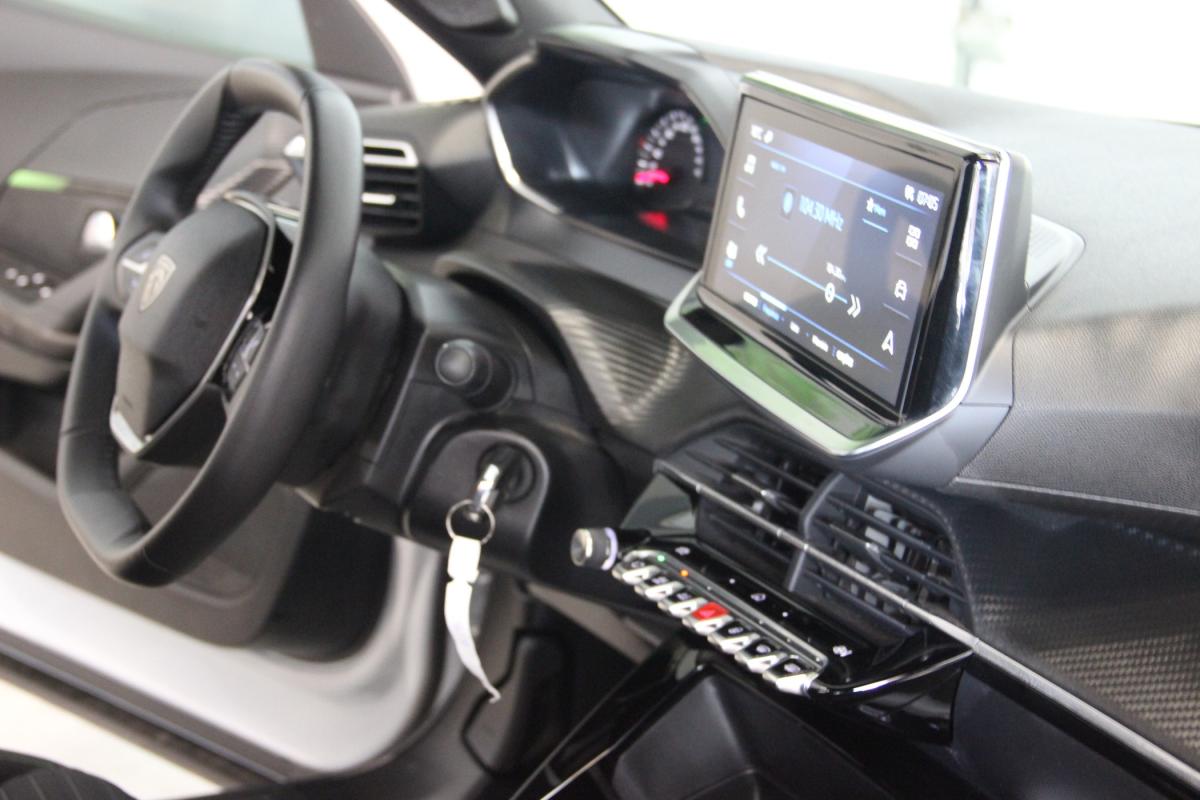 peugeot-2008-2023-gasolina-1199cc