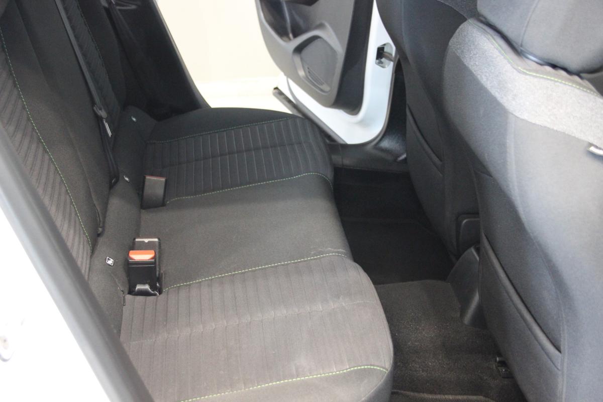 peugeot-2008-2023-gasolina-1199cc