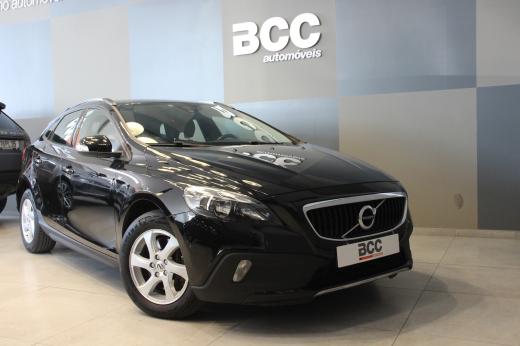 volvo-v40-cross-country-2018-diesel-1969cc