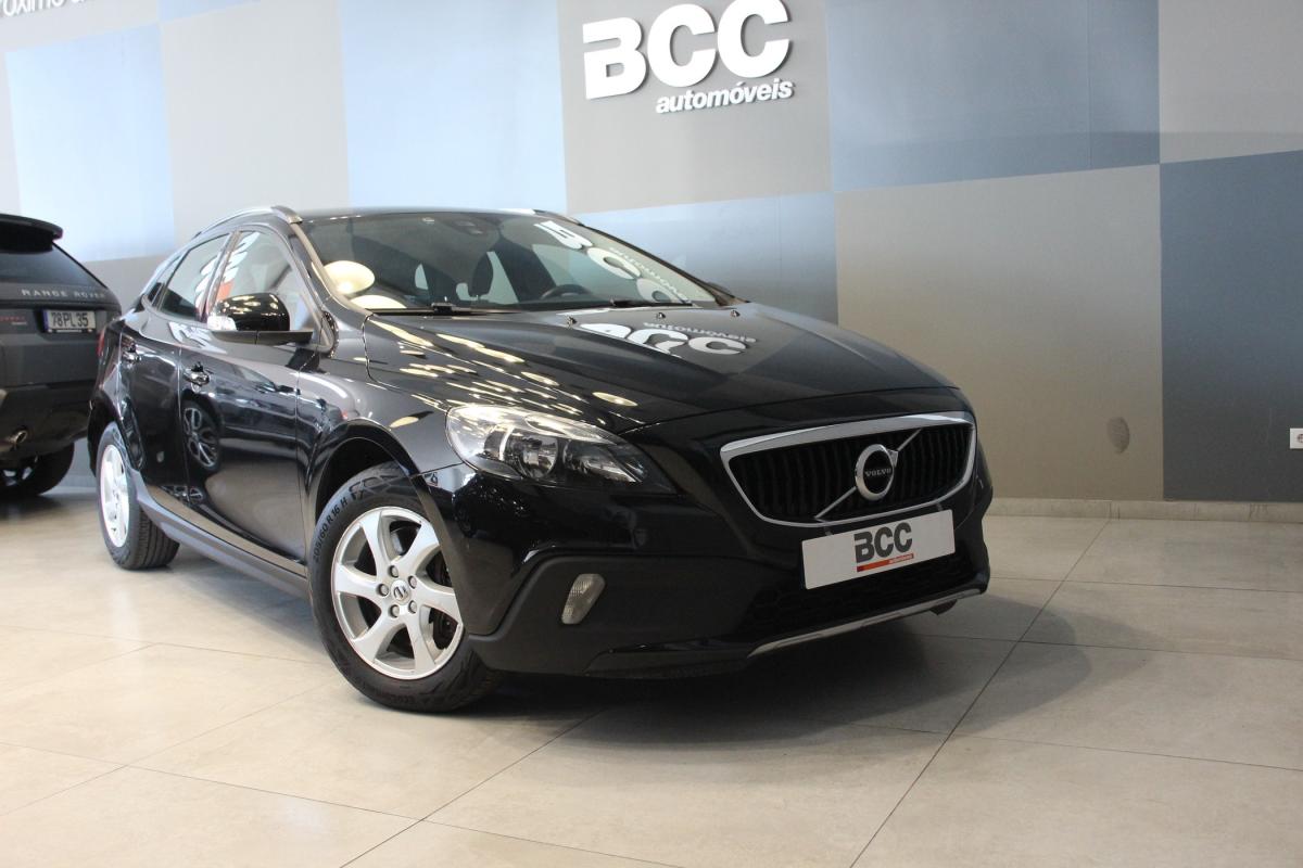 volvo-v40-cross-country-2018-diesel-1969cc