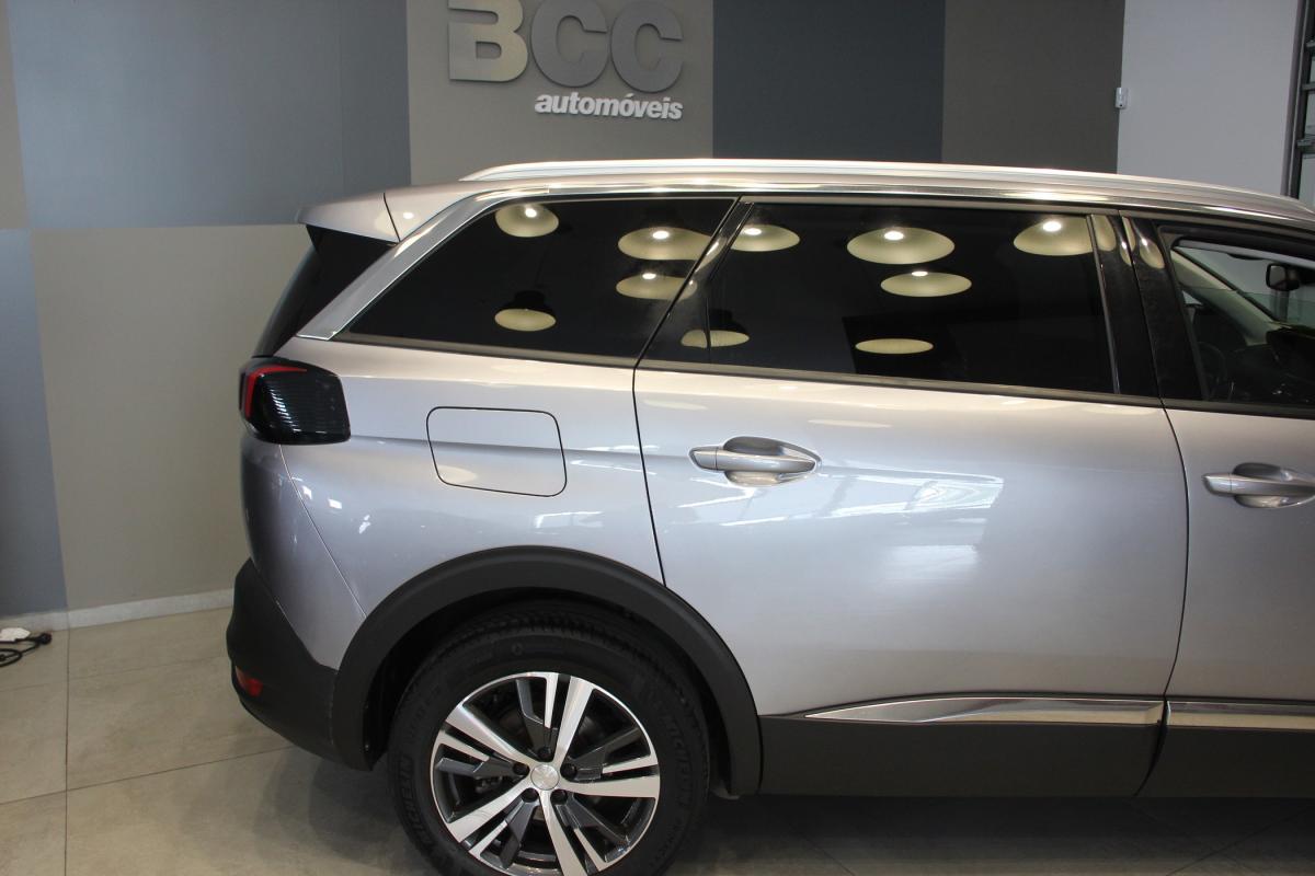 peugeot-5008-2023-gasolina-1199cc