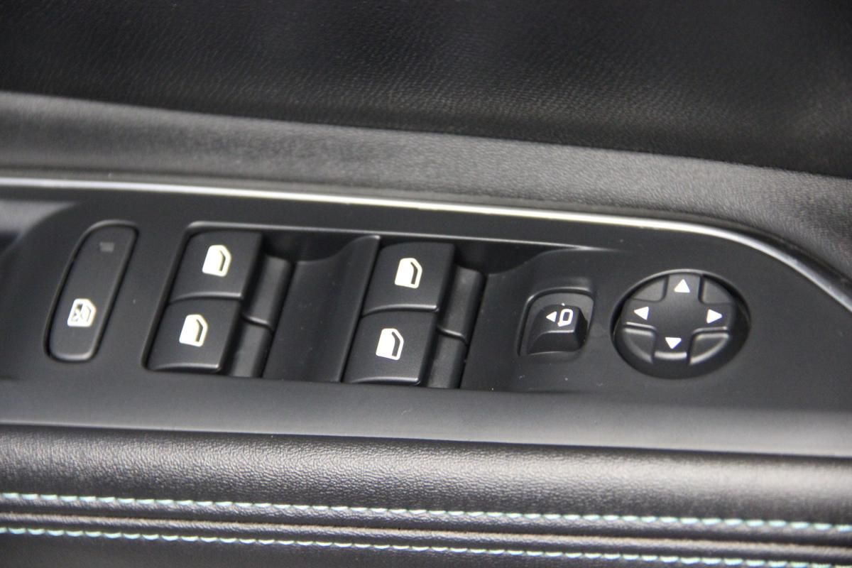 peugeot-5008-2023-gasolina-1199cc