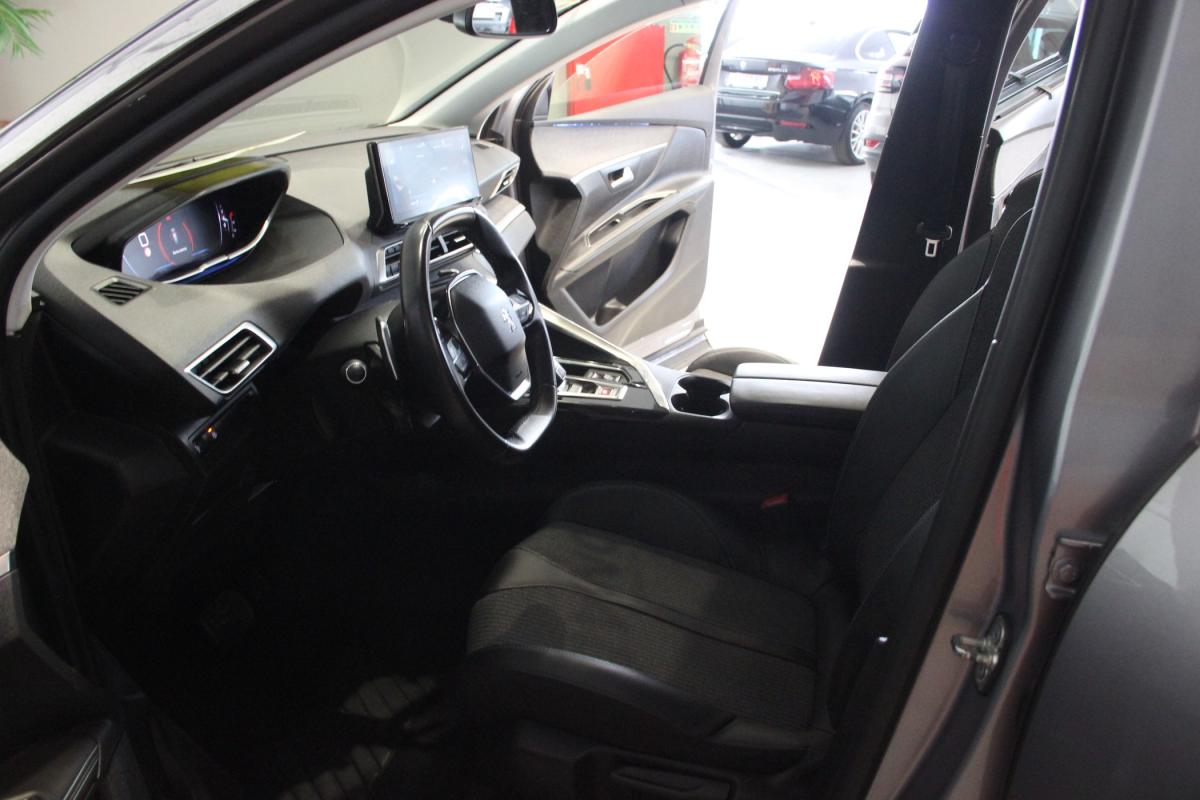 peugeot-5008-2023-gasolina-1199cc