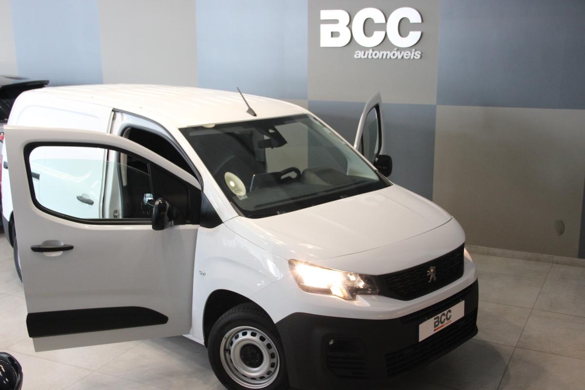peugeot-partner-2023-diesel-1499cc