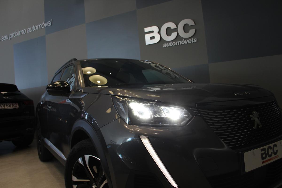 peugeot-2008-2023-gasolina-1199cc