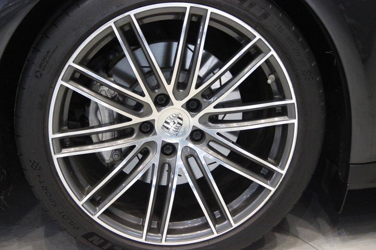 porsche-panamera-sport-turismo-2020-hibrido-a-gasolina-2894cc