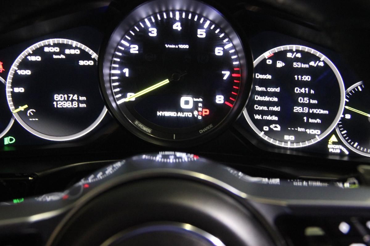 porsche-panamera-sport-turismo-2020-hibrido-a-gasolina-2894cc