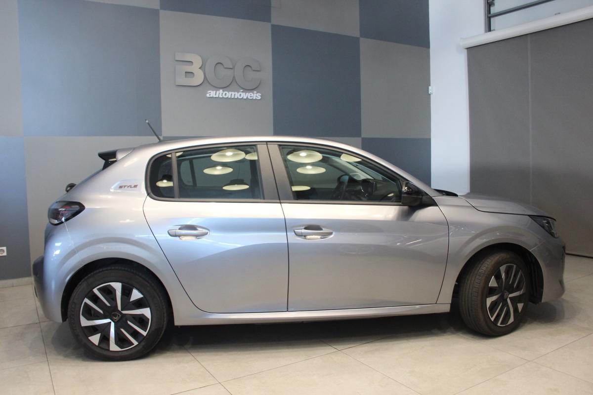 peugeot-208-2025-eletrico-500cc