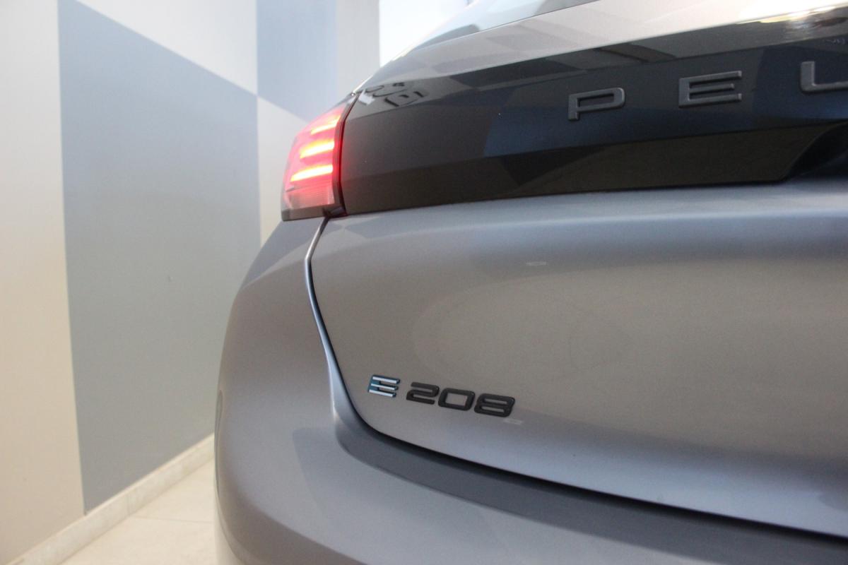 peugeot-208-2025-eletrico-500cc