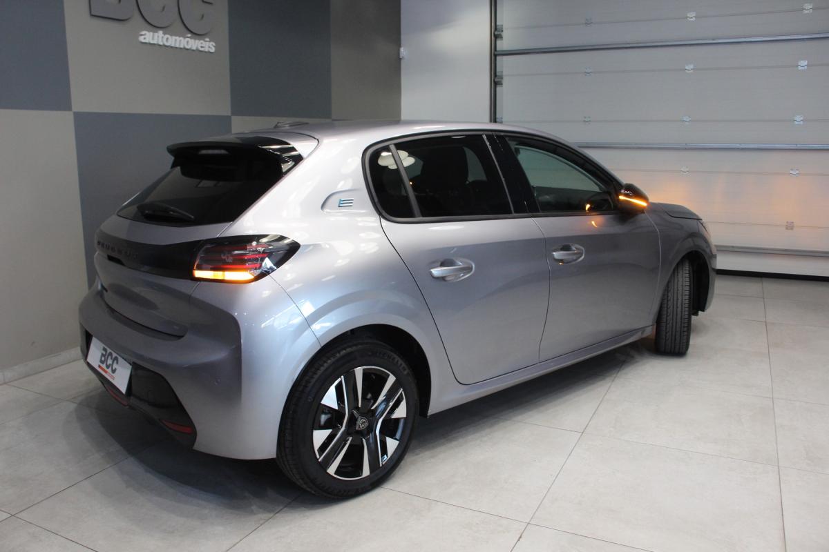 peugeot-208-2024-eletrico-500cc