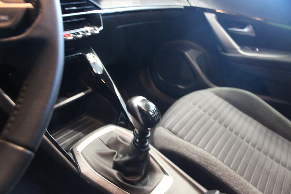 peugeot-2008-2024-gasolina-1199cc