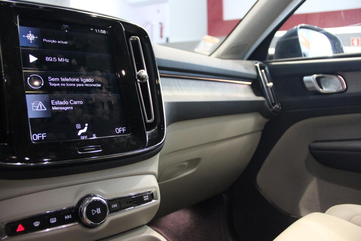volvo-xc40-2022-hibrido-a-gasolina-1477cc